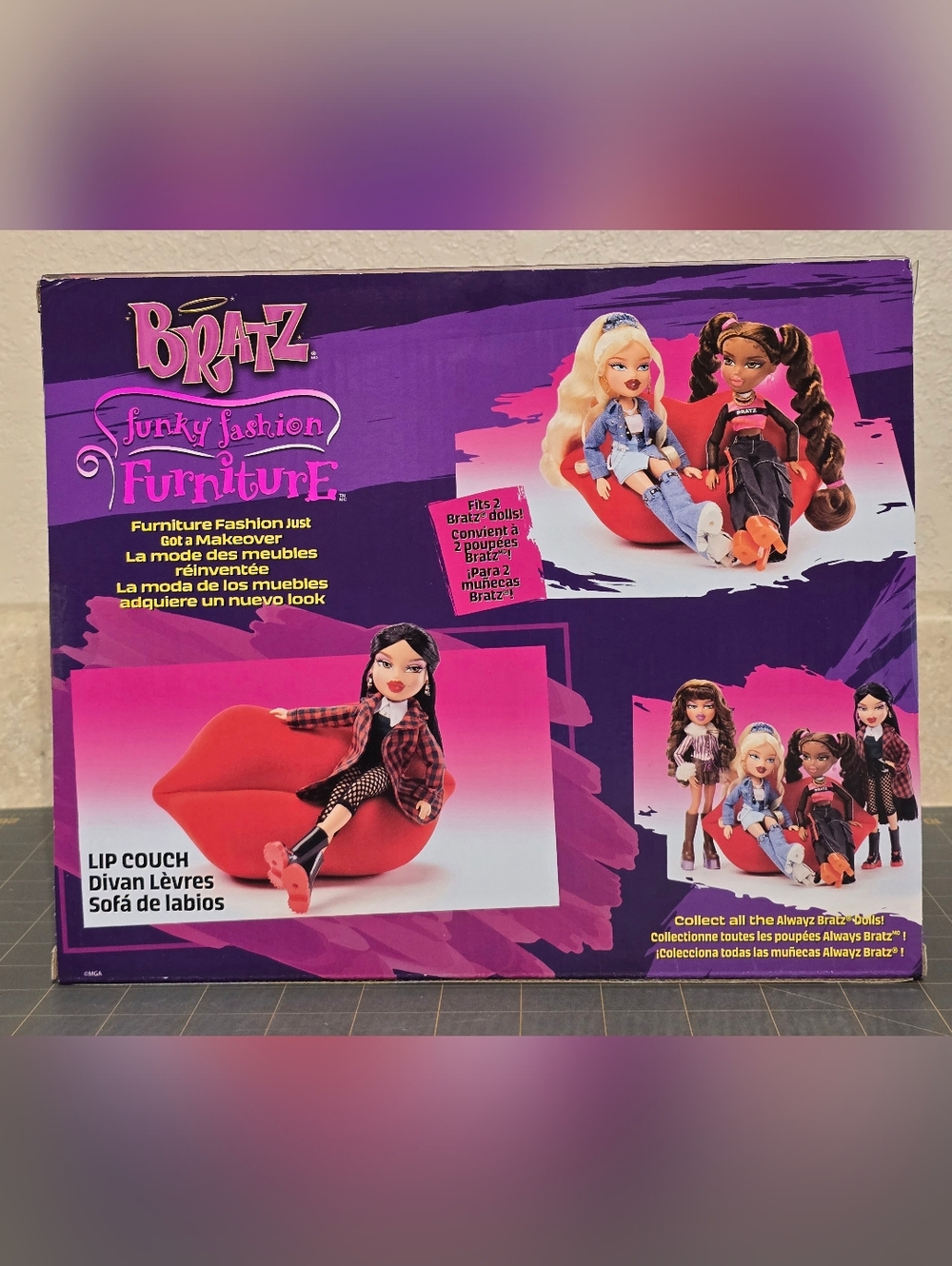Bratz Funky Fusion Furniture Lip Couch - Picture 2 of 2